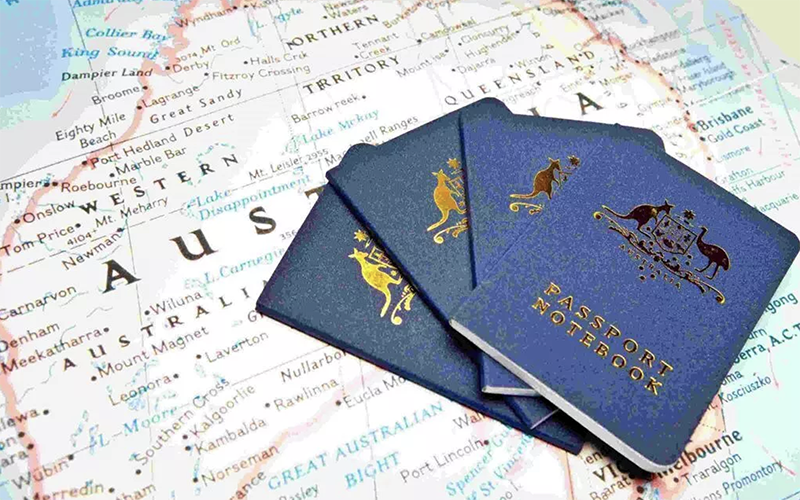 An tâm trong quá trình làm mẫu đơn xin visa du học Úc mới nhất 2024 với Uniway.